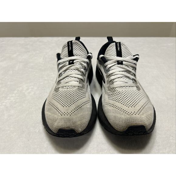 Brooks Women’s Size 11 B Revel 6 1203861B121 White Running Shoes Sneakers - Picture 2 of 9